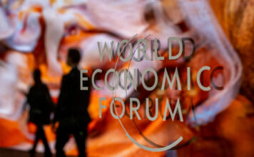 Economists Divided on Global Economic Recovery, Expect Rebound in Asia